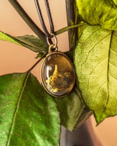 Wisiorek Zatopiony Owal Metal Okrąg Prezent Susz CBD LIMITED EDITION